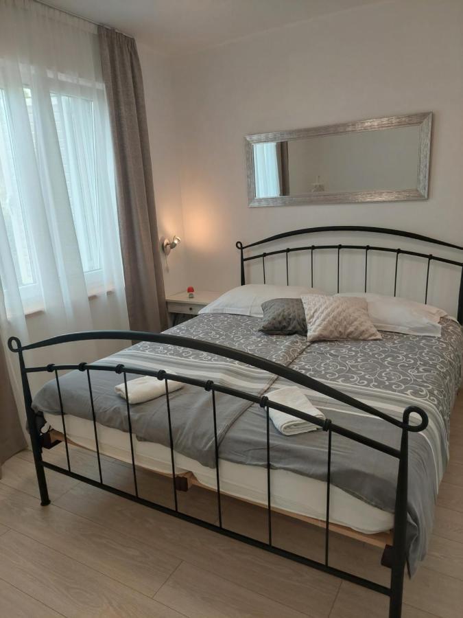 Apartmani Basioli 扎达尔 外观 照片